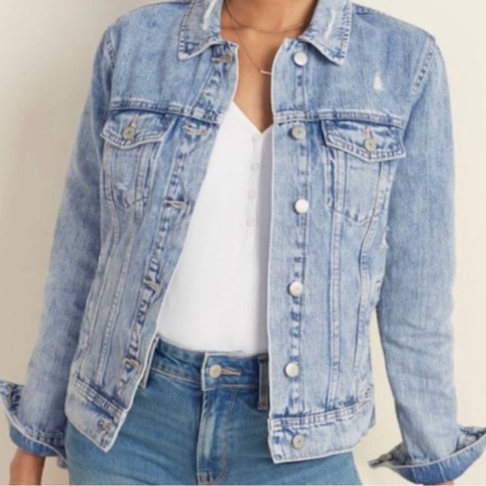 Old Navy Women’s Light Wash Distressed Jean Jacket- M Petite - Picture 2 of 5